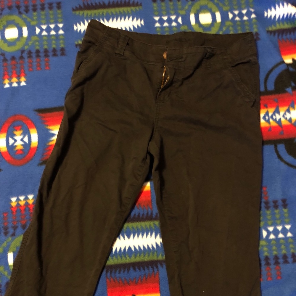 Black capris